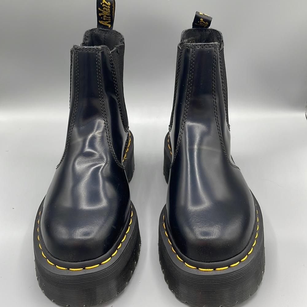 Dr Martens 2976 Quad platform Chelsea
